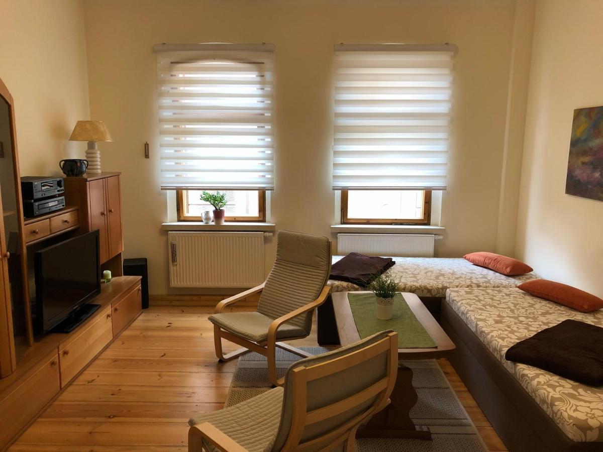 Ferienwohnung Muench รูโดลชตัดท์ ภายนอก รูปภาพ